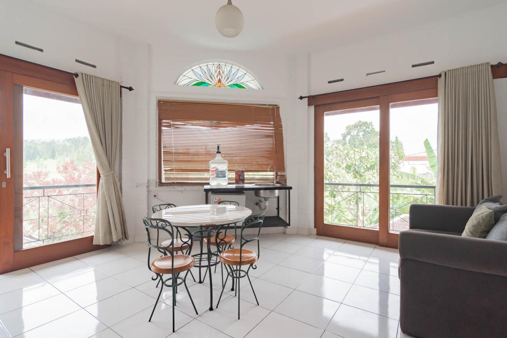 Reddoorz Plus Near Dago Pakar Бандунг Экстерьер фото
